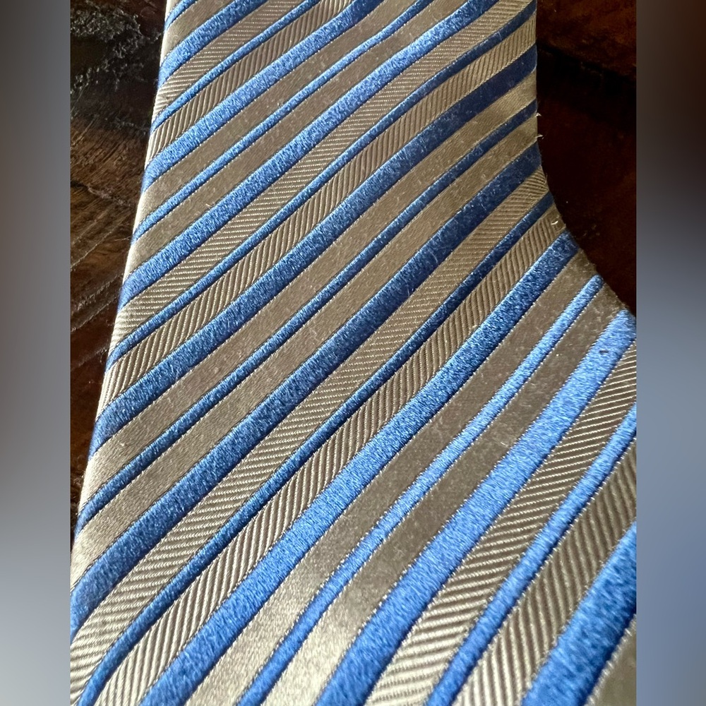 Charvet Paris Silk Tie – Silver & Blue Diagonal Stripe – Made in France
